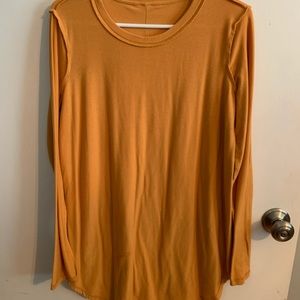 Basic long sleeved tee